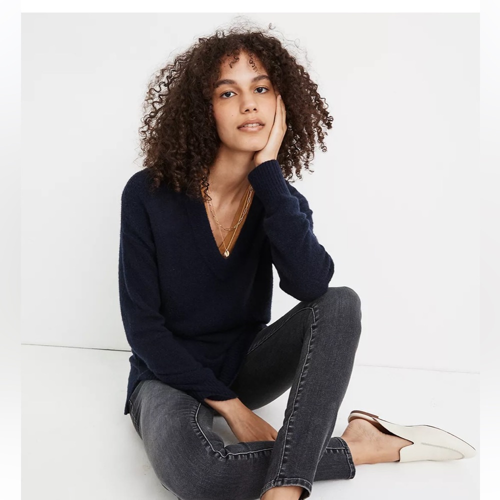 Madewell Bartlett V-Neck in Coziest Yarn, Navy, Size S